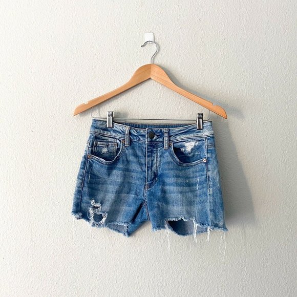 American Eagle Outfitters Pants - American Eagle Med Wash Frayed Hem Shorts Size 2